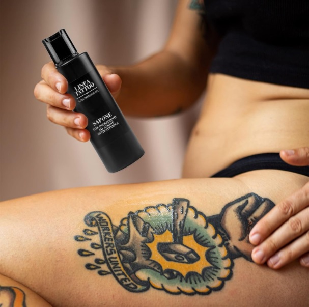 Linea Tattoo Jabón Espuma Antibacteriana con arbol de té para Tatuajes